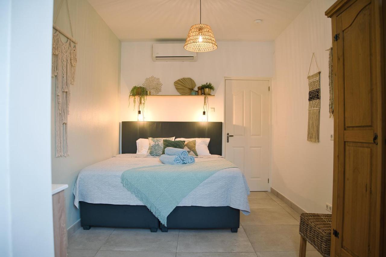 Caribbean Happyness Apartment Willemstad Exterior photo